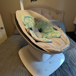 mamaRoo® multi-motion baby swing®