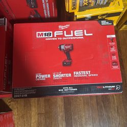 Milwaukee M18 High Torque Impact Wrench Kit 2967-21b