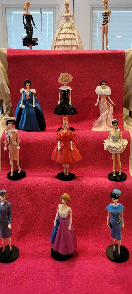 BARBIE CLASSIC FIGURINES