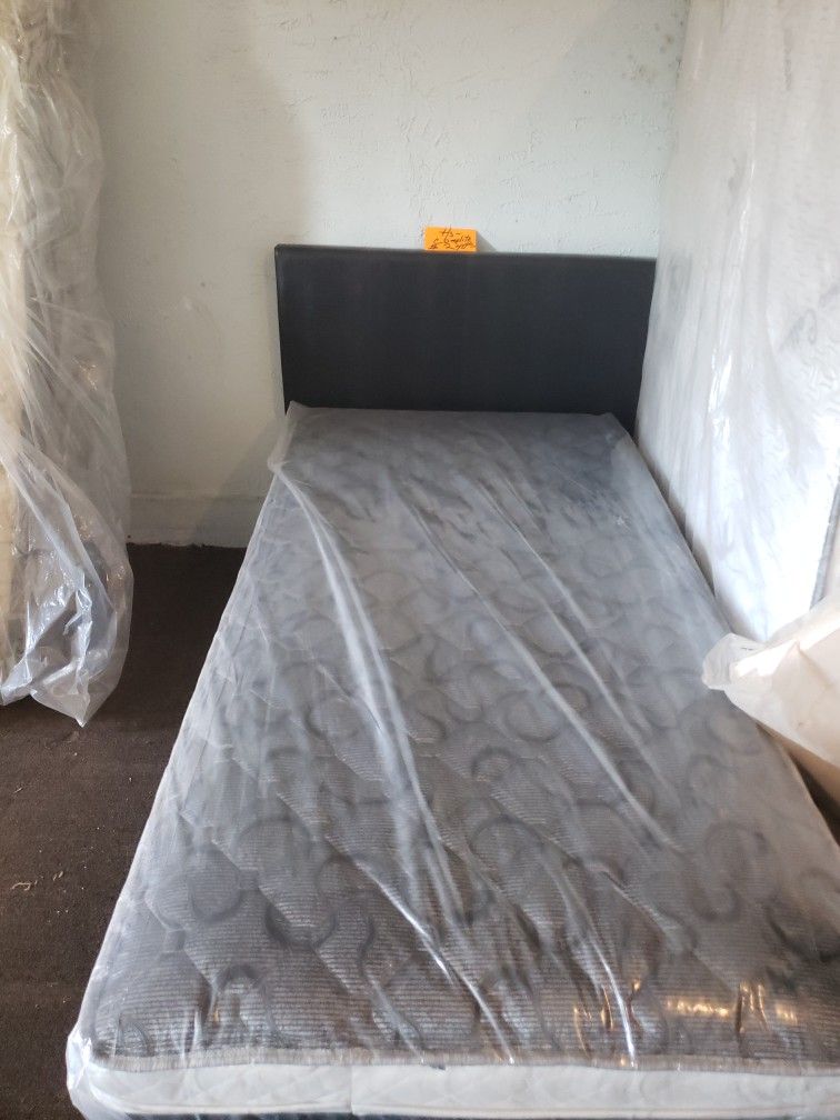 Twin Bed Set