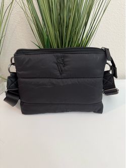Beautiful black Simply Vera Crossbody handbag