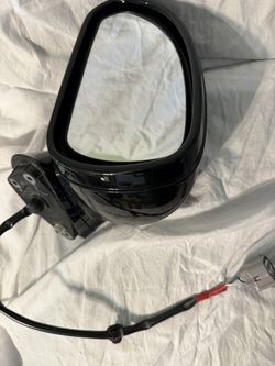 2006 - 2008 Mitsubishi Eclipse driver side mirror. 