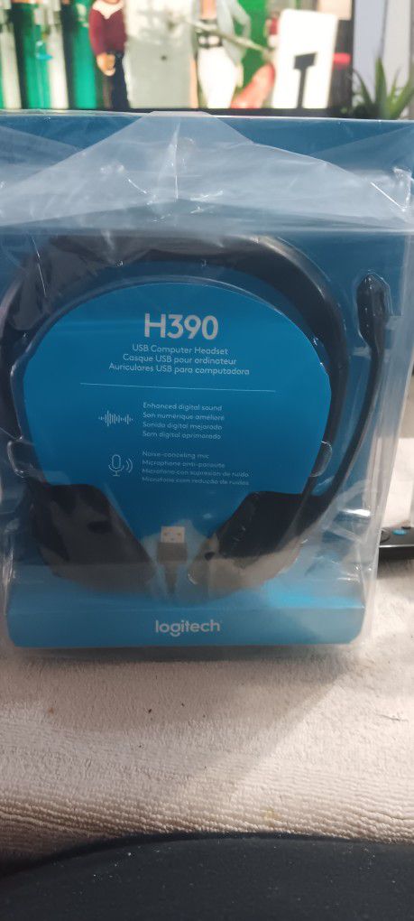 H390 USB Computer Enganced Sound Headset 4 Sets 