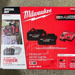 New Genuine Milwaukee M18 18V Lithium-Ion REDLITHIUM FORGE Starter Kit (48-59-1881F)