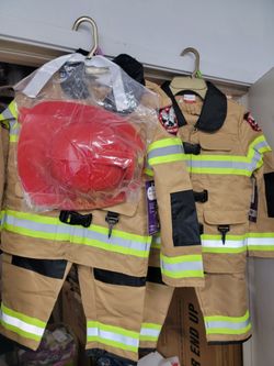 Kids deluxe fireman costume with accessories