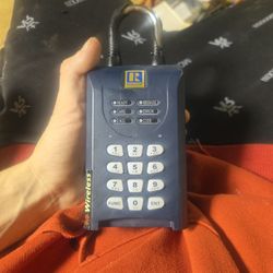 SentriLock electronic lockbox 6 Of Them 1 For 75