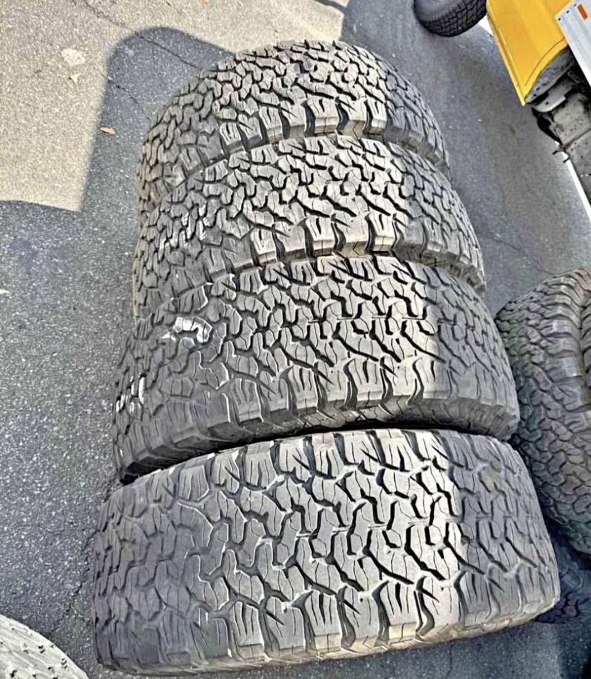 275/55/20 Bfgoodrich vendo un set de llantas usadas excelente condiciones de vida las 4 ✅🤩I am selling a set of used tires, all 4 in excellent living