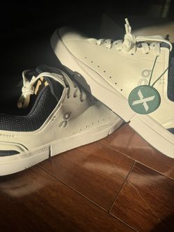 ON THE ROGER Advantage White Midnight Brand NEW SHOE