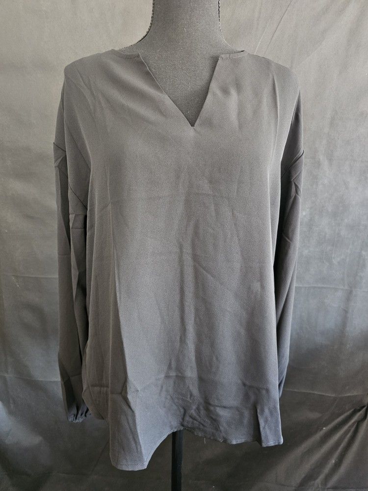 NWT Black Elesol Blouse Size Medium