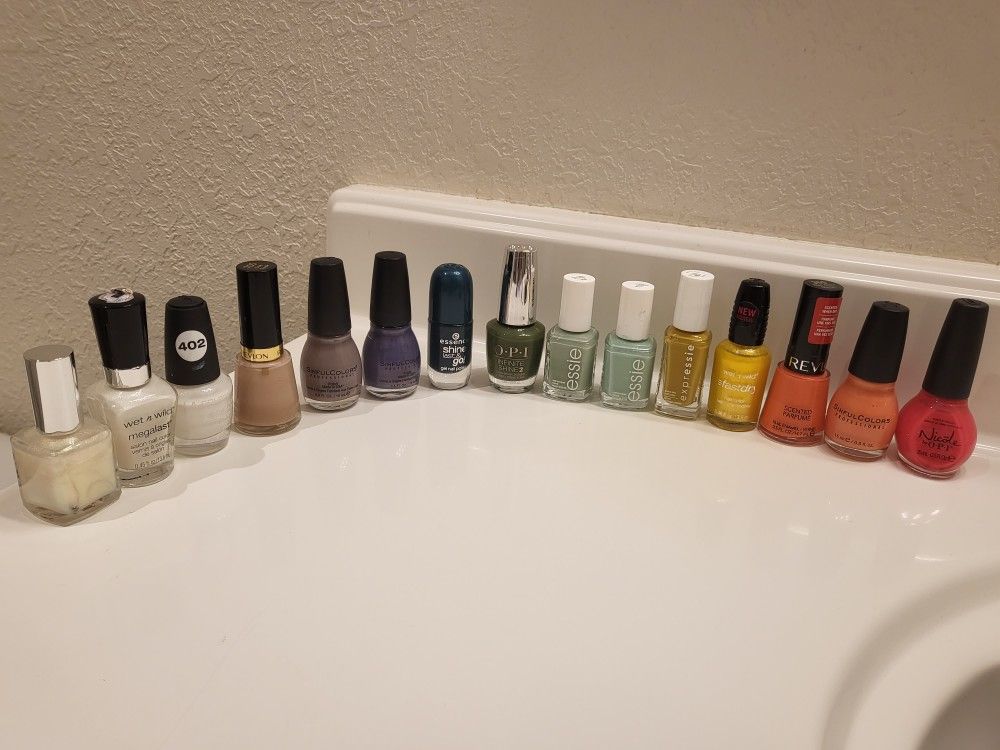 15 Nail Polishes Essie, Revlon, Sinful Colors, OPI, Wet N Wild 