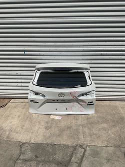 2022 2025 TOYOTA COROLLA CROSS REAR TRUNK LID TAILGATE PANEL OEM