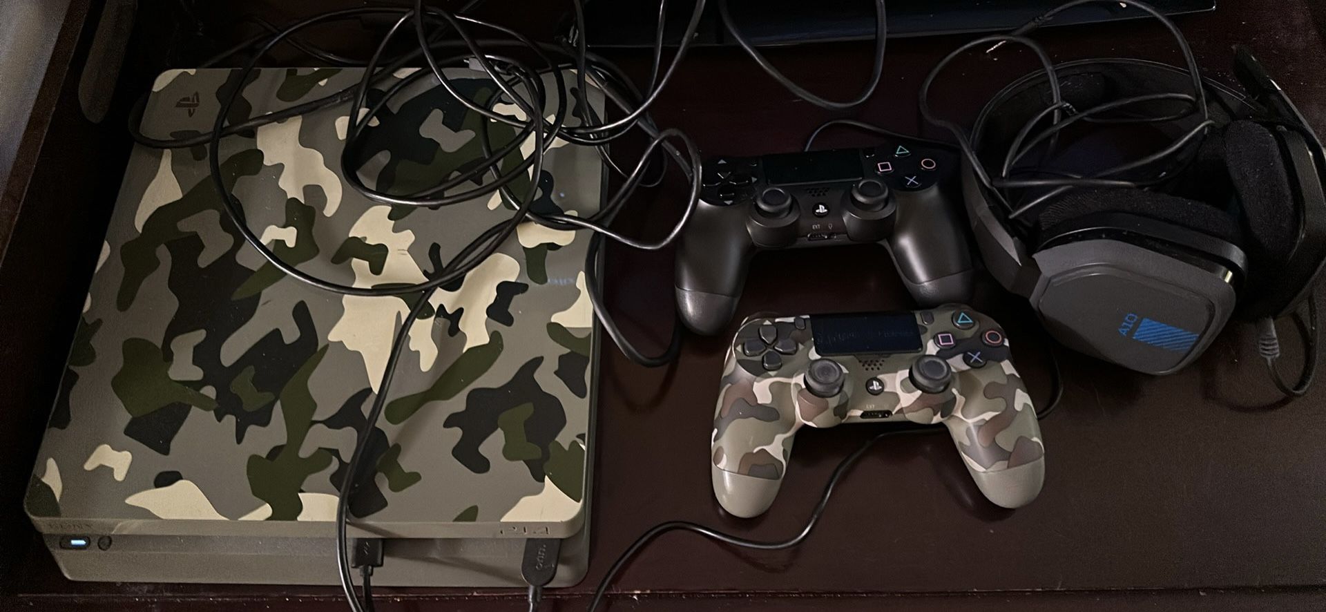 PS4 Slim Bundle