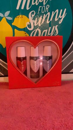 Victoria secret gift set $25