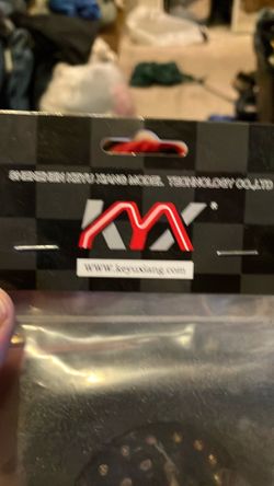 1 pair 1.9” aluminum beadlock rims.
