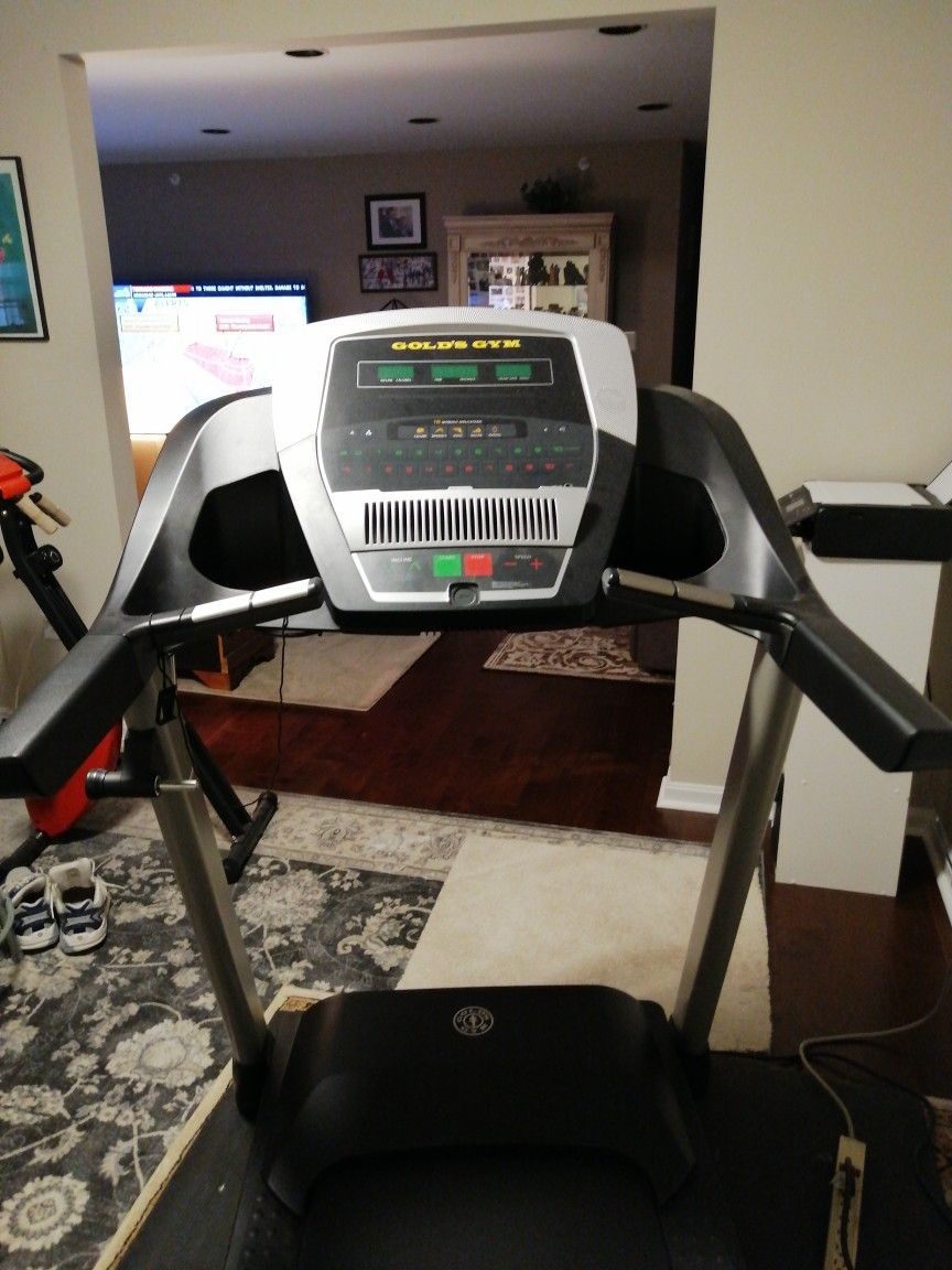 Golds Gym 720 Treadmill
