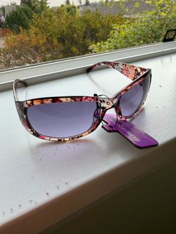 Sunessentials Floral Sunglasses with Purple Lenses