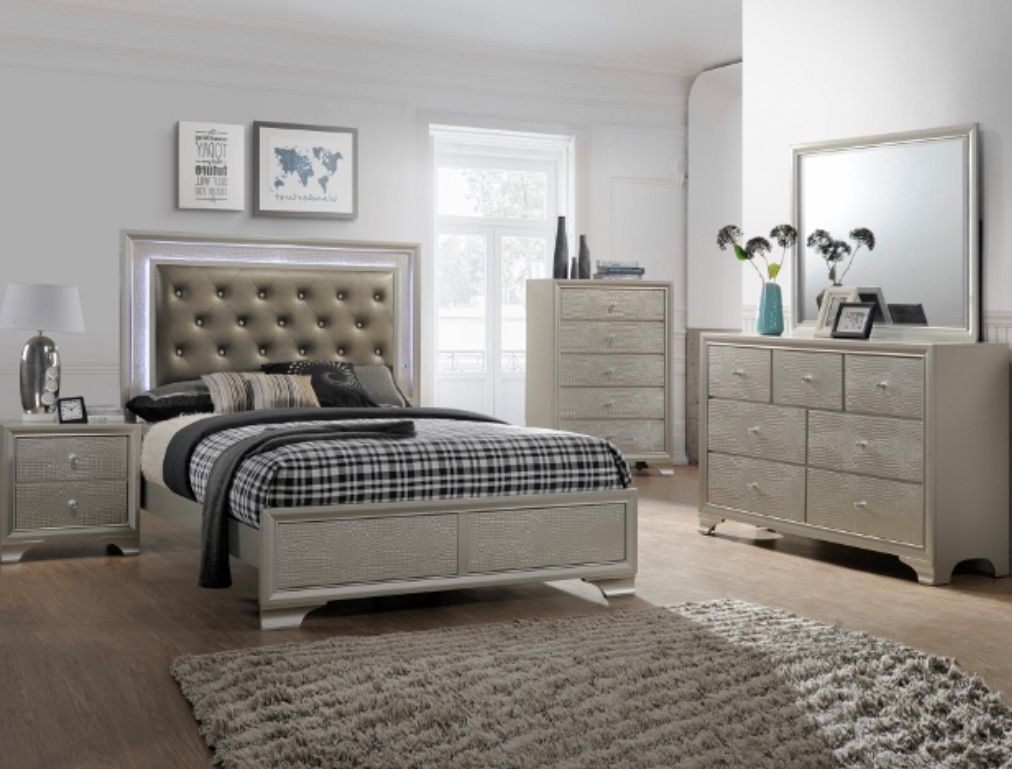 4 Pc Queen Bedroom Set