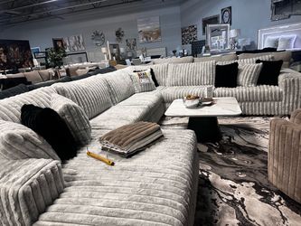 Oversized deep sectional! 🚨🤍✨ Any fabric & color!