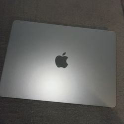 MacBook Air M3 (2024)