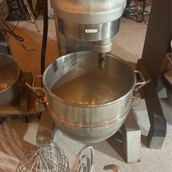 Mixer From Hobart Of 60 Qt