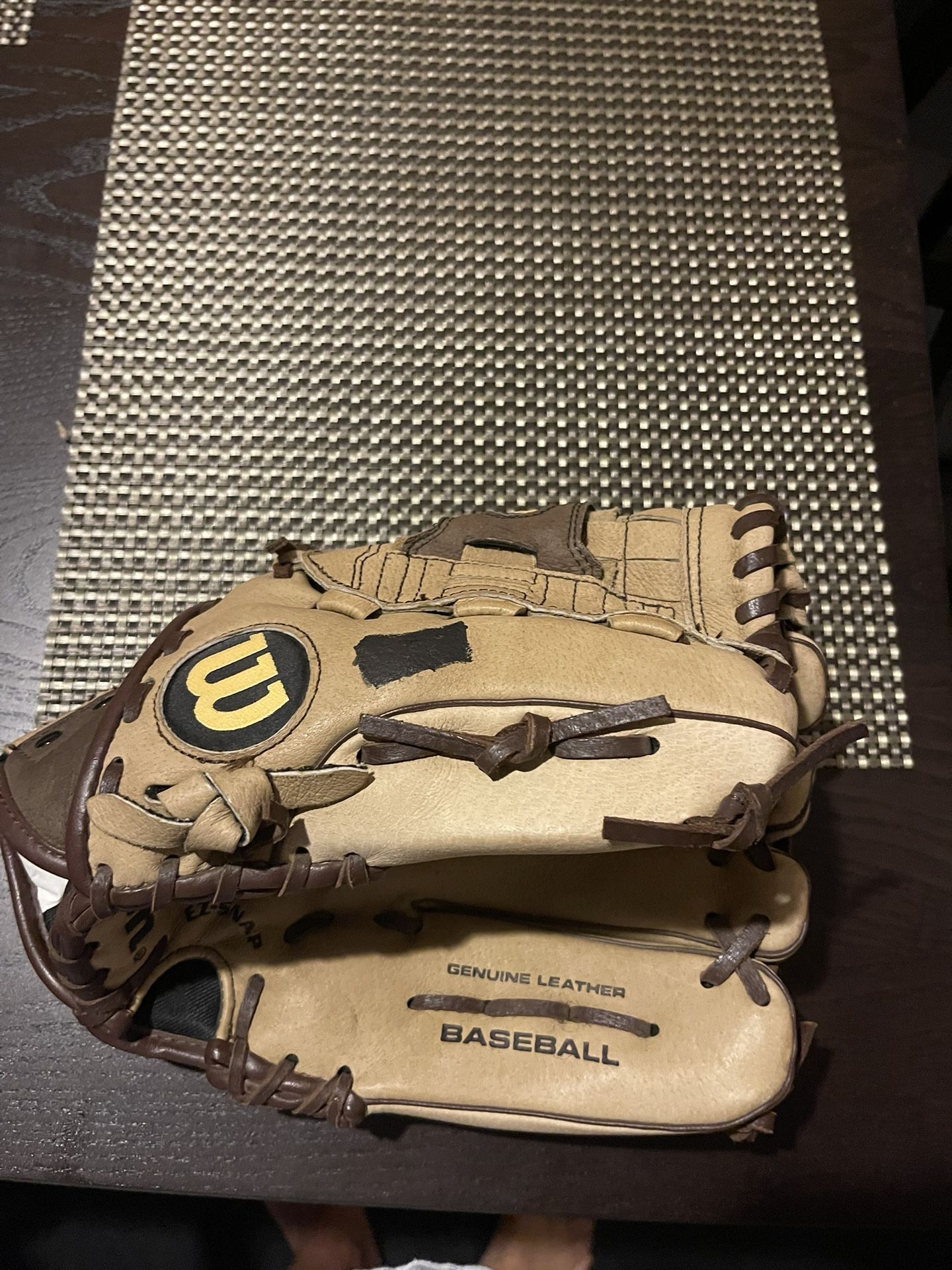 Wilson A450 12 In Youth Size