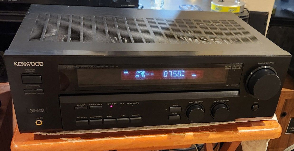 Vintage Kenwood VR-715
Audio Video Surround Receiver (2003)