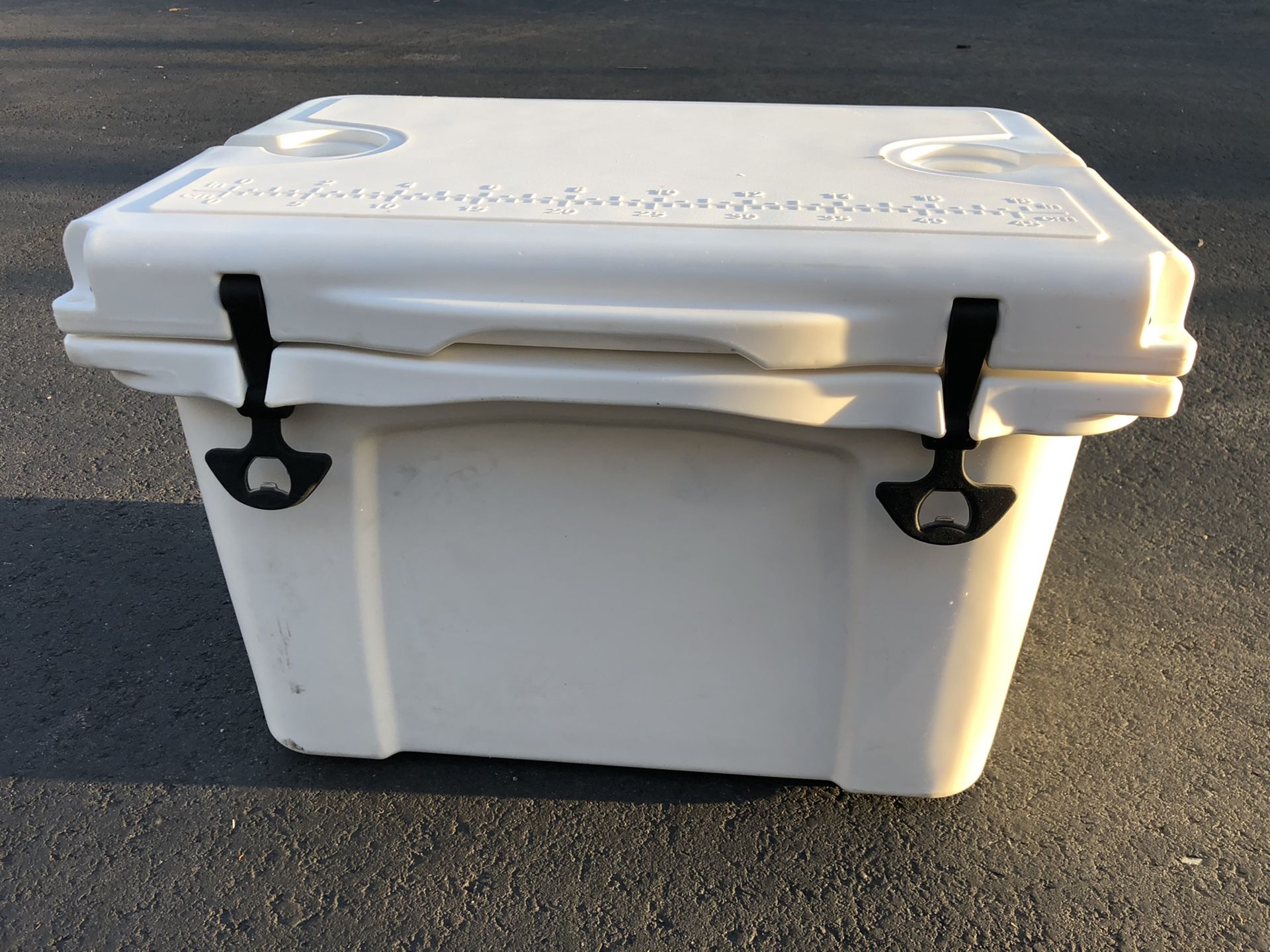 Cooler Rotomolded Insulation Ice Chest 35L