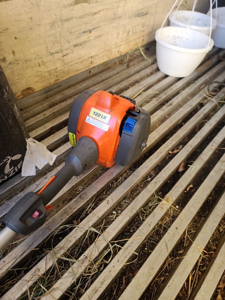 Husqvarna 122LK Weed Eater