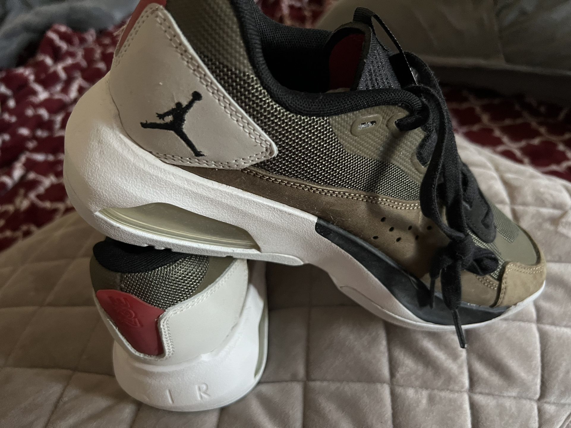 Brand New Never Worn Women’s Nike