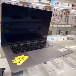 MacBook Pro 2018 I7 512gb 16ram