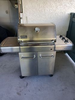 BBQ GIRL BY Weber Genesis Large Stanlles Steel Havy Duty Super Clean, in excellent condition