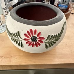 Spanish-style ceramic pot 