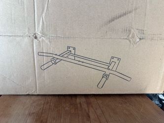 Pull up bar: Wall mounted