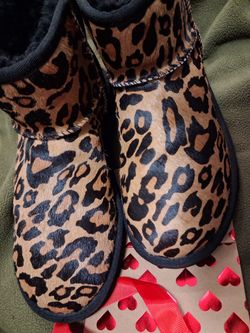 Nice UGGS in very good condition  sz.6