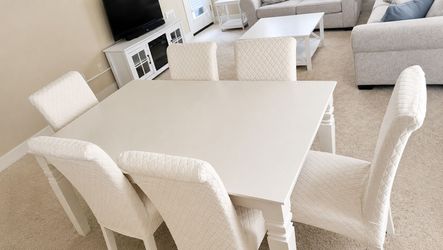 84” Extendable Dining Table Set with 8 Upholstered Chairs