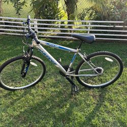 26”  HUFFY HIGHLAND MOUNTAIN BIKE 