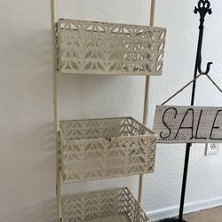 Cute Metal Display 