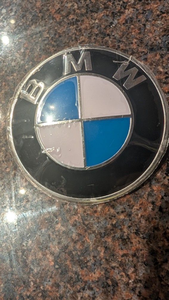 Bmw Emblem $25 Arrowhead  Brand New
