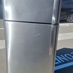APARTMENT REFRIGERATOR (DELIVERED)