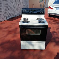 Stove 30 Inches Very Nice And Like New Model Frigidaire Price $175