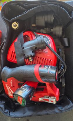 Milwaukee 4 in 1 m12 fuel w/charger and 2 batteries