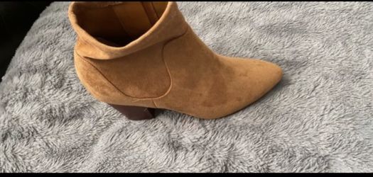 Aldo women boots size 8.5