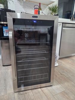 Whynter  beverage refrigerator