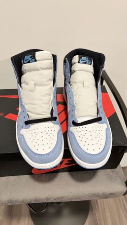 Jordan Air Jordan 1 Retro High OG University Blue 555088-134