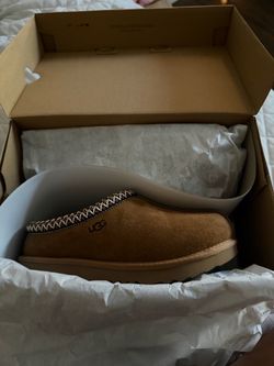 BRAND NEW UGGS