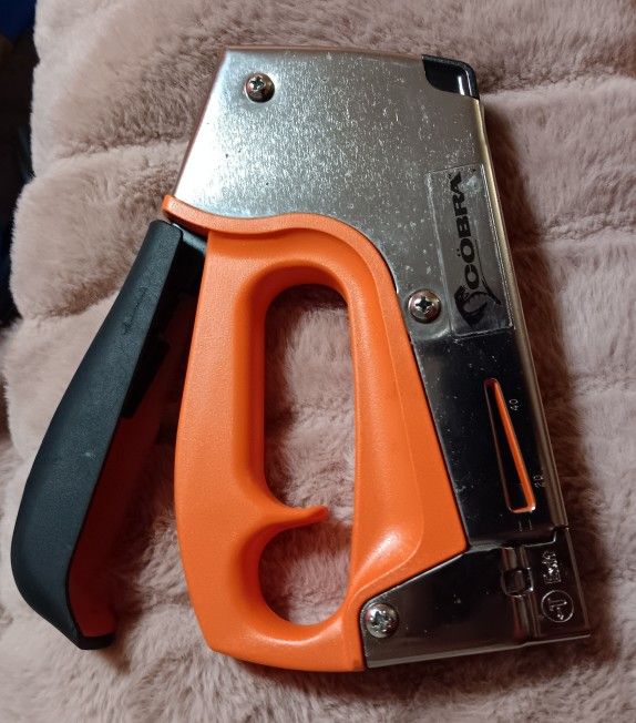 PowerShot Pro Stapler Cobra 8000