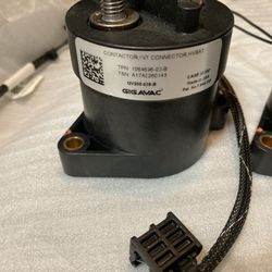 TESLA MODEL  S  CONNECTOR 1064696-03-B 