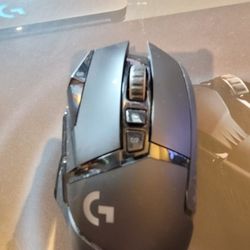 Logitech G502 Lightspeed + Logitech Charging Mousepad
