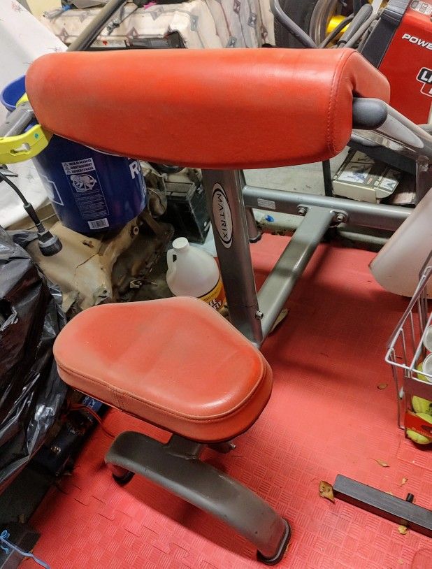 Matrix Aura Preacher Curl Bench