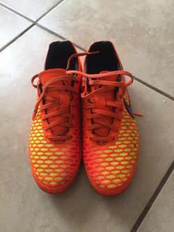 Size 8.5 Artificial Nike Majista